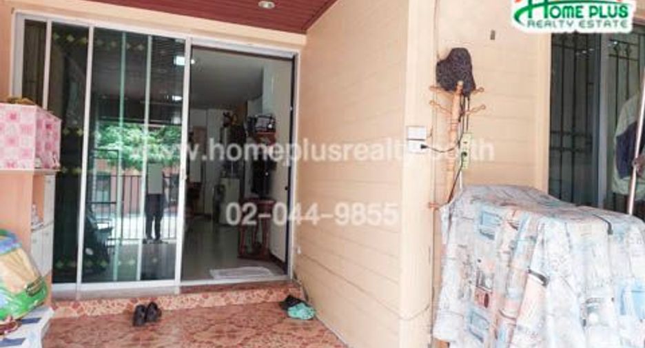 À vendre 3 chambres maison de ville à Bang Bua Thong, Nonthaburi