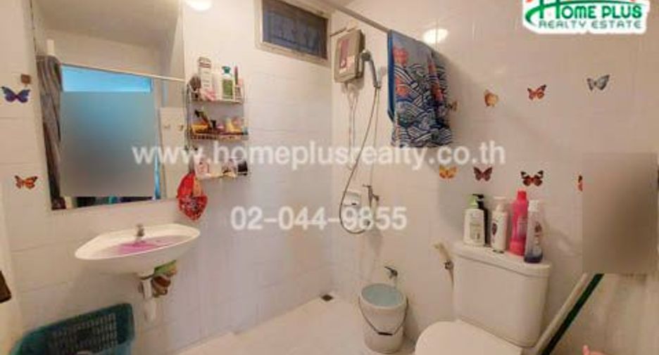 À vendre 3 chambres maison de ville à Bang Bua Thong, Nonthaburi
