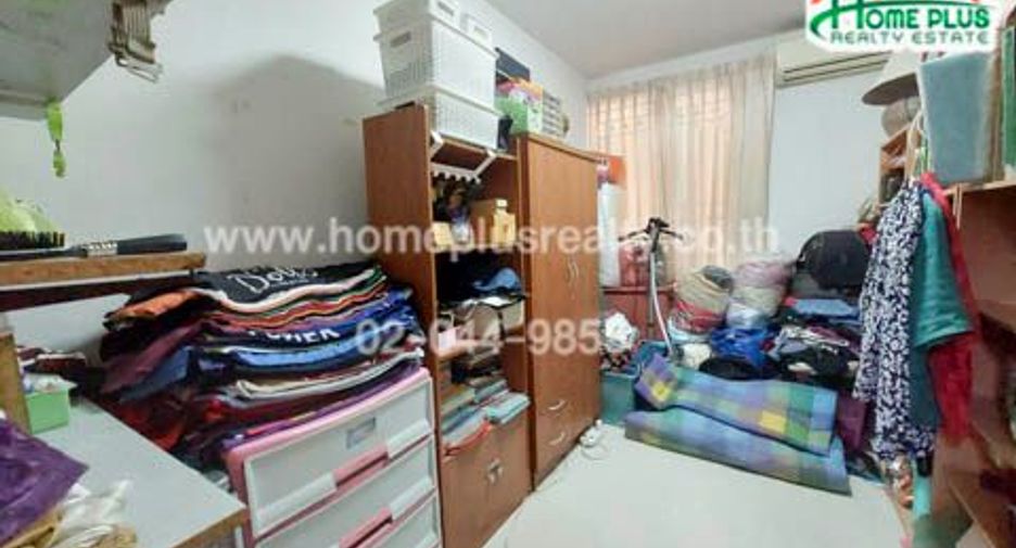 À vendre 3 chambres maison de ville à Bang Bua Thong, Nonthaburi