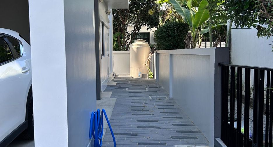For rent and for sale 4 bedrooms house in Prawet, Bangkok