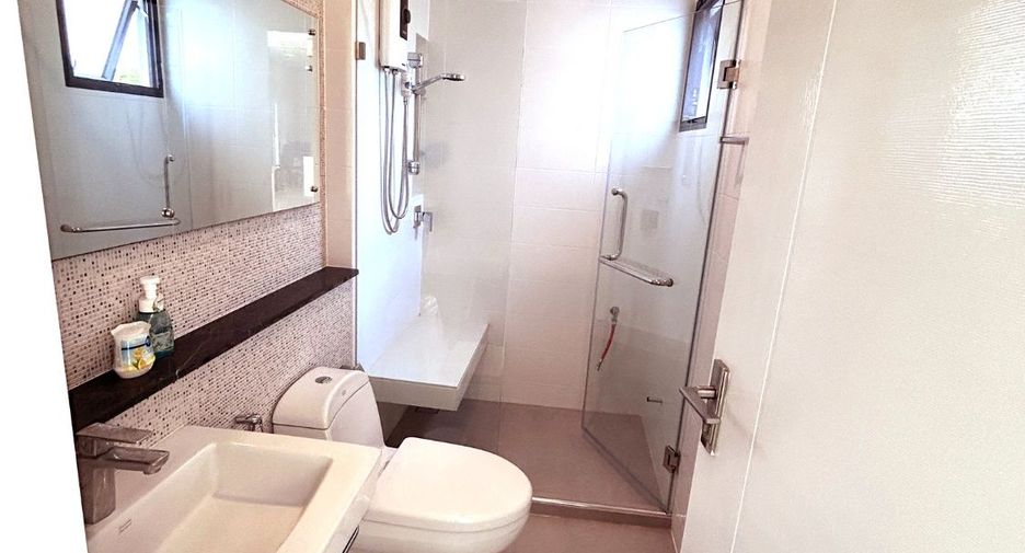For rent and for sale 4 bedrooms house in Prawet, Bangkok