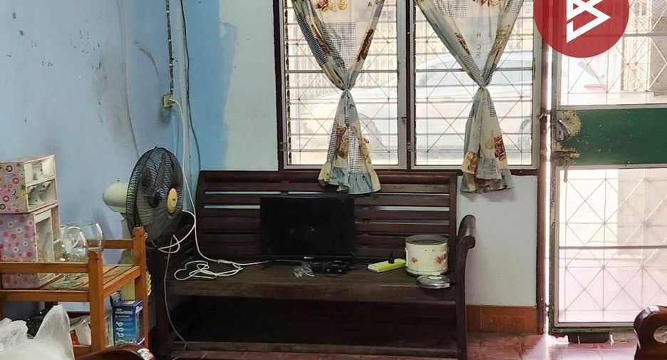 For sale 2 Beds townhouse in Mueang Nakhon Pathom, Nakhon Pathom