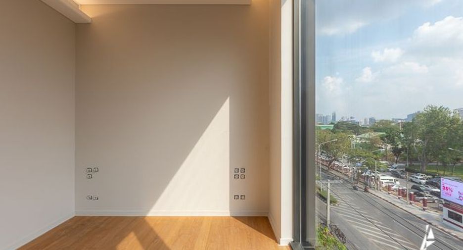For sale 3 bedrooms condo in Pathum Wan, Bangkok