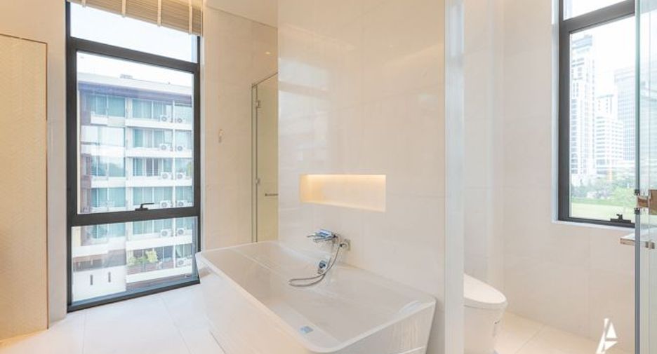 For sale 3 bedrooms condo in Pathum Wan, Bangkok
