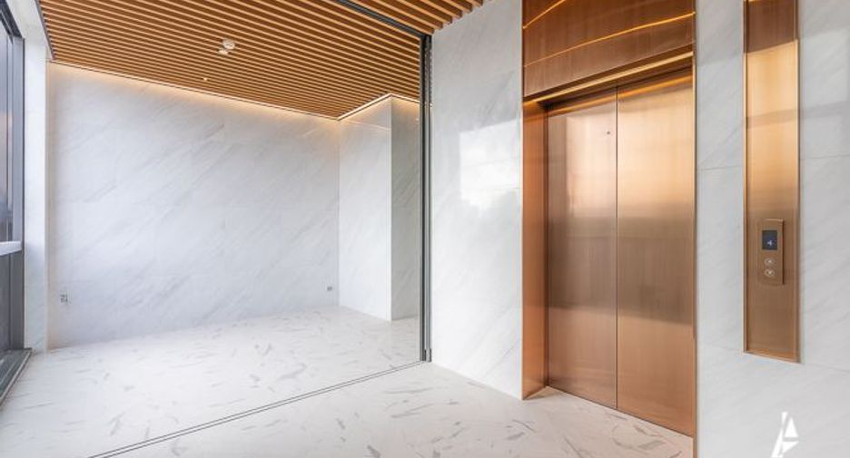 For sale 3 bedrooms condo in Pathum Wan, Bangkok