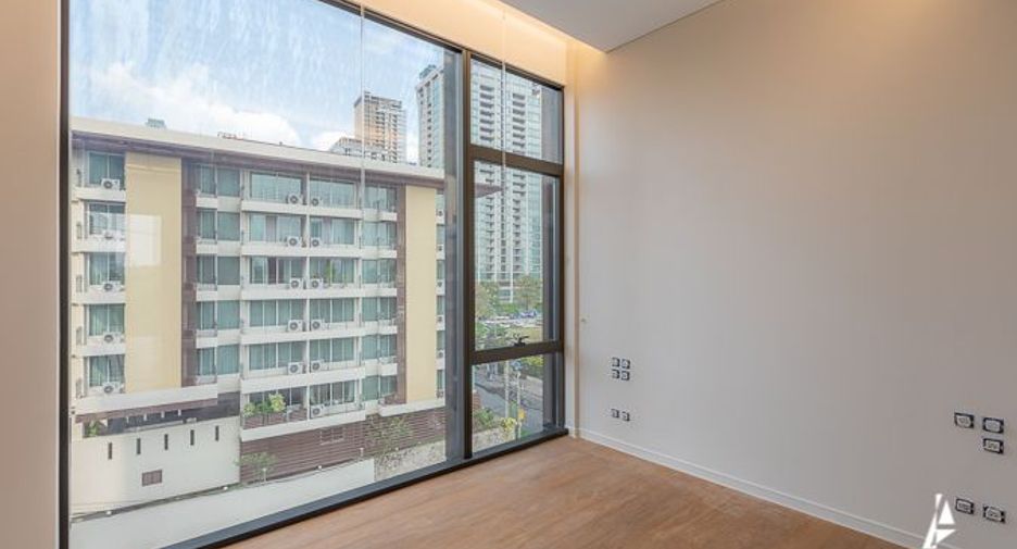 For sale 3 bedrooms condo in Pathum Wan, Bangkok