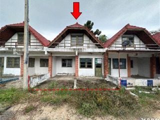 Casa adosada en venta de 2 habitaciones en Tha Yang, Phetchaburi