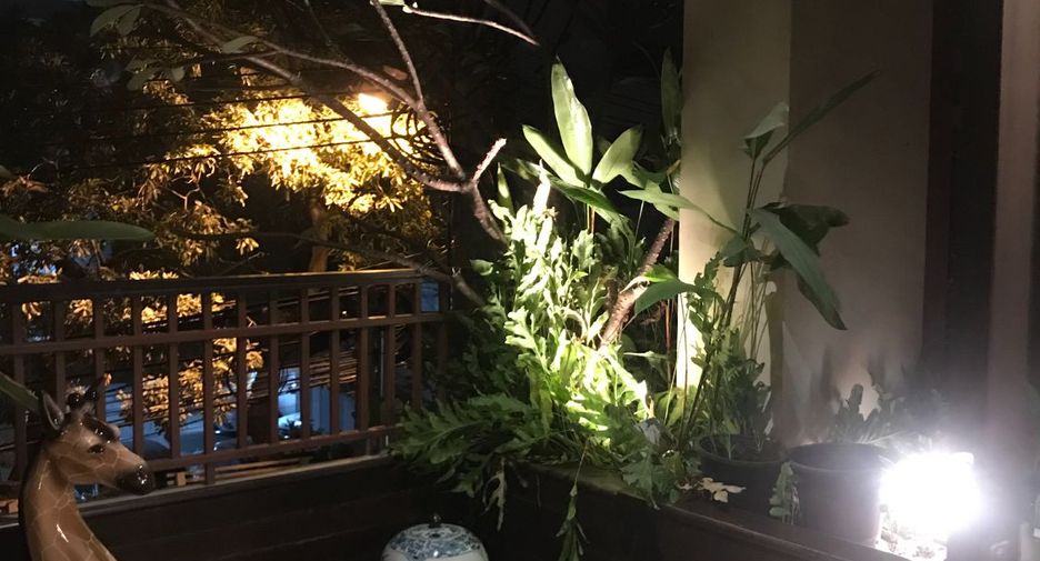 For sale 3 bedrooms condo in Yan Nawa, Bangkok