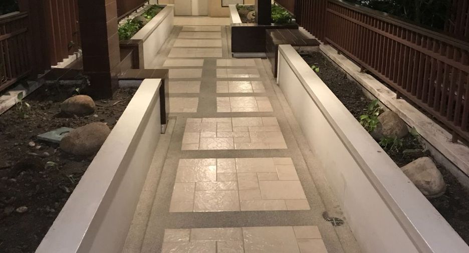 For sale 3 bedrooms condo in Yan Nawa, Bangkok