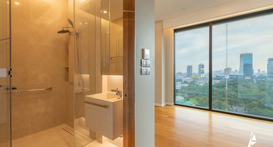 For sale 2 bedrooms condo in Pathum Wan, Bangkok