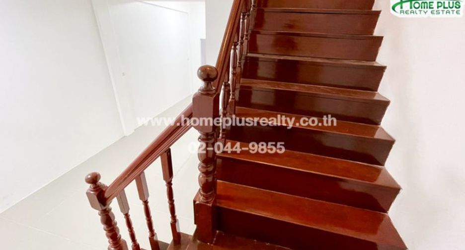 For sale 3 bedrooms townhouse in Sai Mai, Bangkok