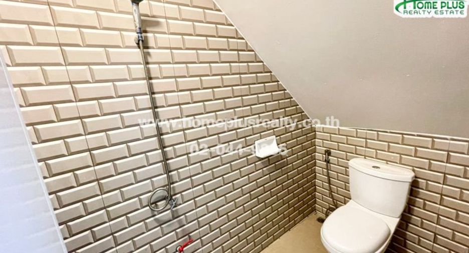 For sale 3 bedrooms townhouse in Sai Mai, Bangkok