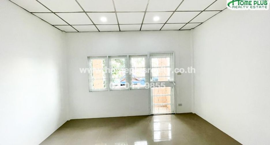 For sale 3 bedrooms townhouse in Sai Mai, Bangkok