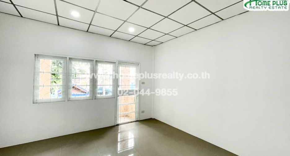 For sale 3 bedrooms townhouse in Sai Mai, Bangkok