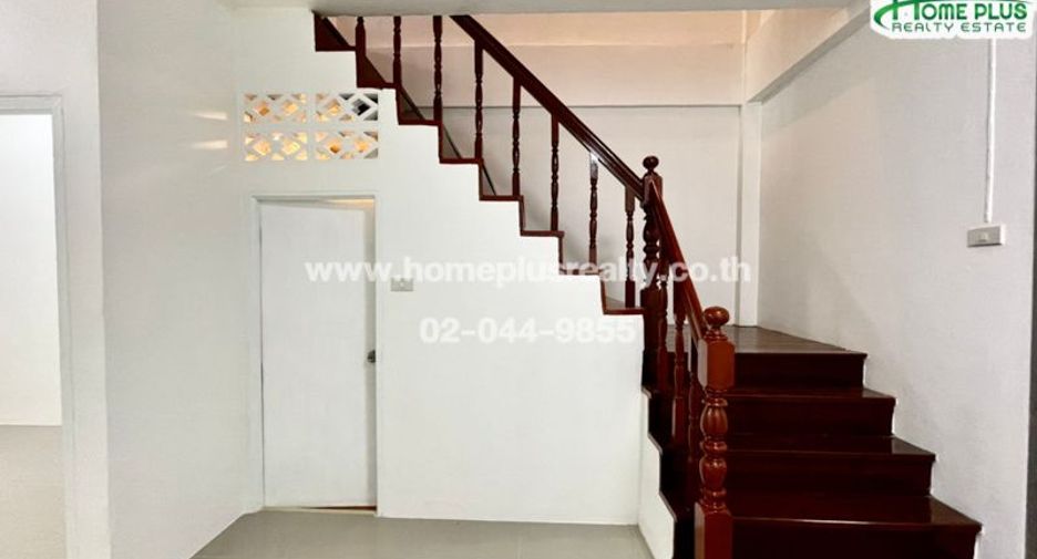 For sale 3 bedrooms townhouse in Sai Mai, Bangkok