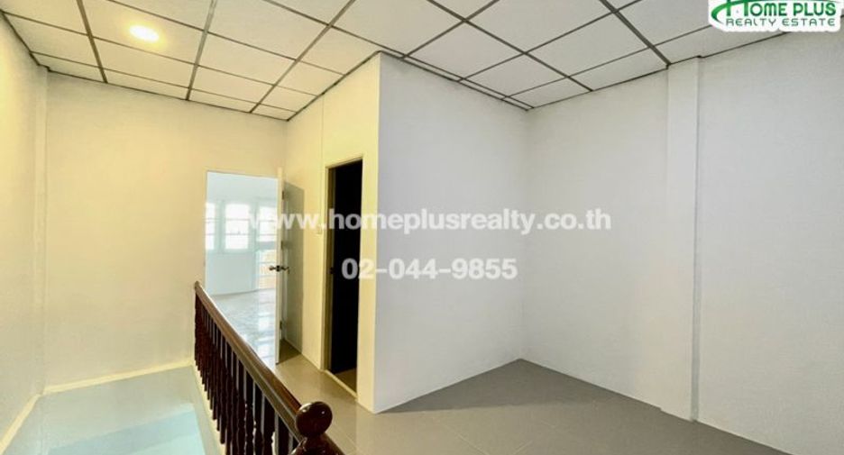 For sale 3 bedrooms townhouse in Sai Mai, Bangkok