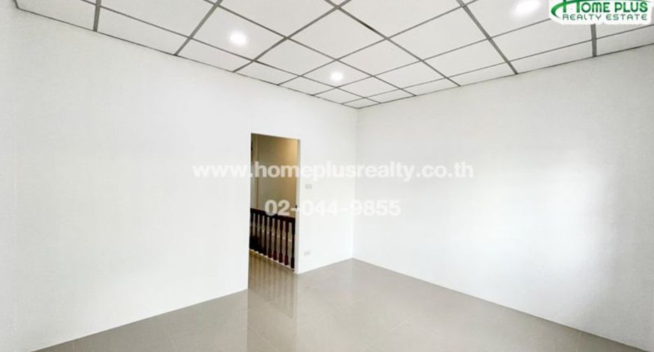 For sale 3 bedrooms townhouse in Sai Mai, Bangkok