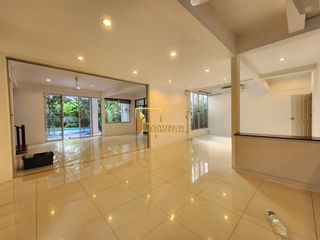 For rent そして for sale 3 Beds house in Watthana, Bangkok