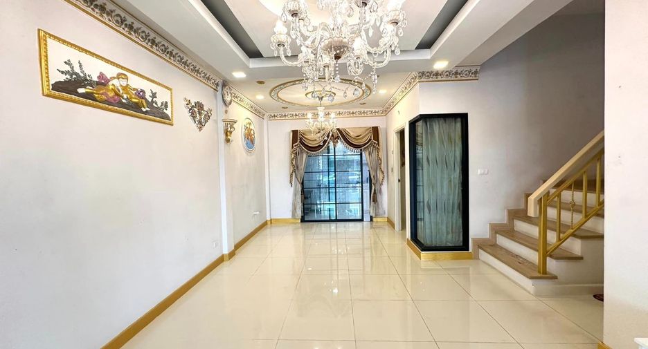 For rent 4 bed townhouse in Thung Khru, Bangkok