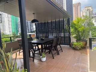 Haus zur Miete mit 1 Zimmer in Watthana, Bangkok