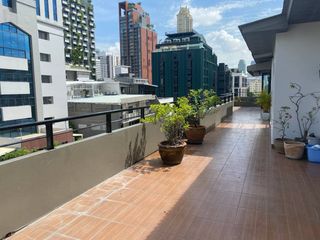 Haus zur Miete mit 1 Zimmer in Watthana, Bangkok
