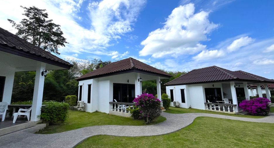 For rent 10 bedrooms retail Space in Takua Pa, Phang Nga