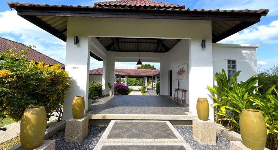 For rent 10 bedrooms retail Space in Takua Pa, Phang Nga