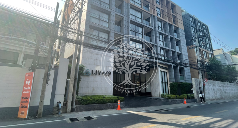 For sale 3 bedrooms condo in Khlong Toei, Bangkok