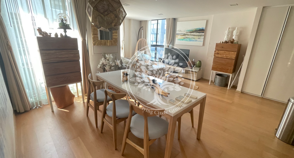 For sale 3 bedrooms condo in Khlong Toei, Bangkok
