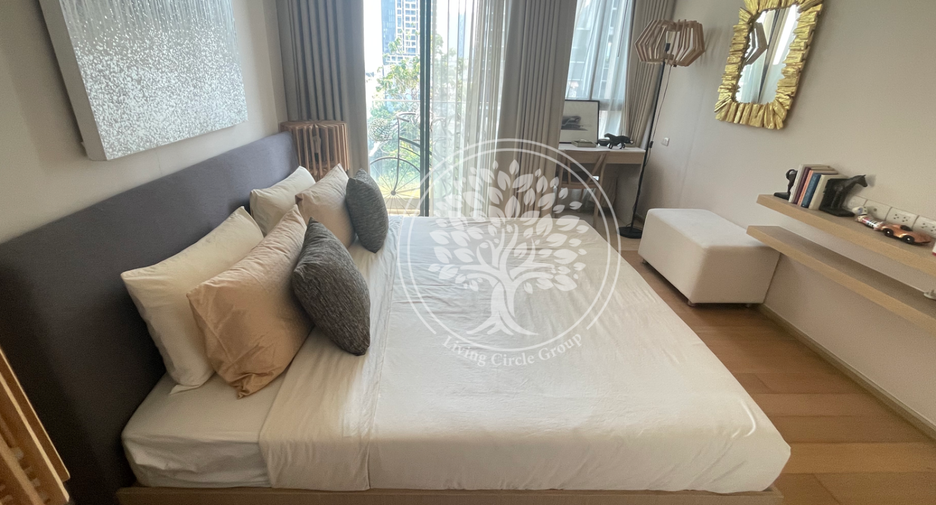 For sale 3 bedrooms condo in Khlong Toei, Bangkok