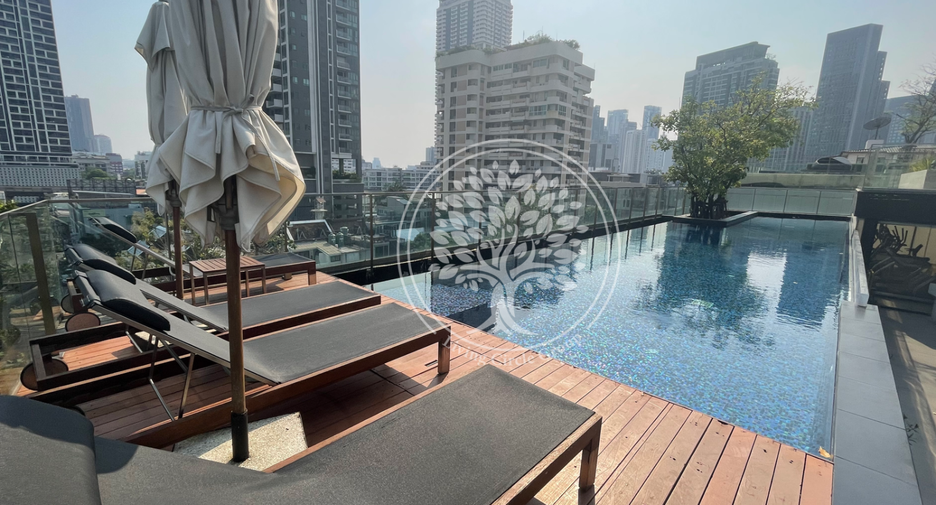 For sale 3 bedrooms condo in Khlong Toei, Bangkok