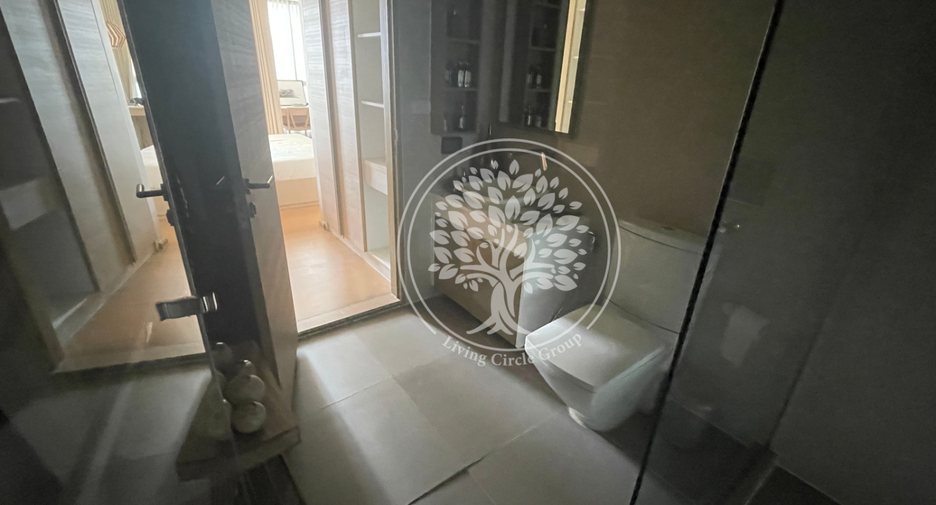 For sale 3 bedrooms condo in Khlong Toei, Bangkok