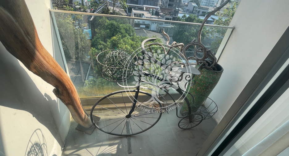 For sale 3 bedrooms condo in Khlong Toei, Bangkok
