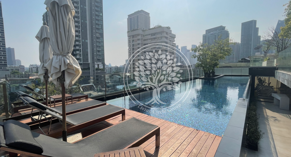 For sale 3 bedrooms condo in Khlong Toei, Bangkok