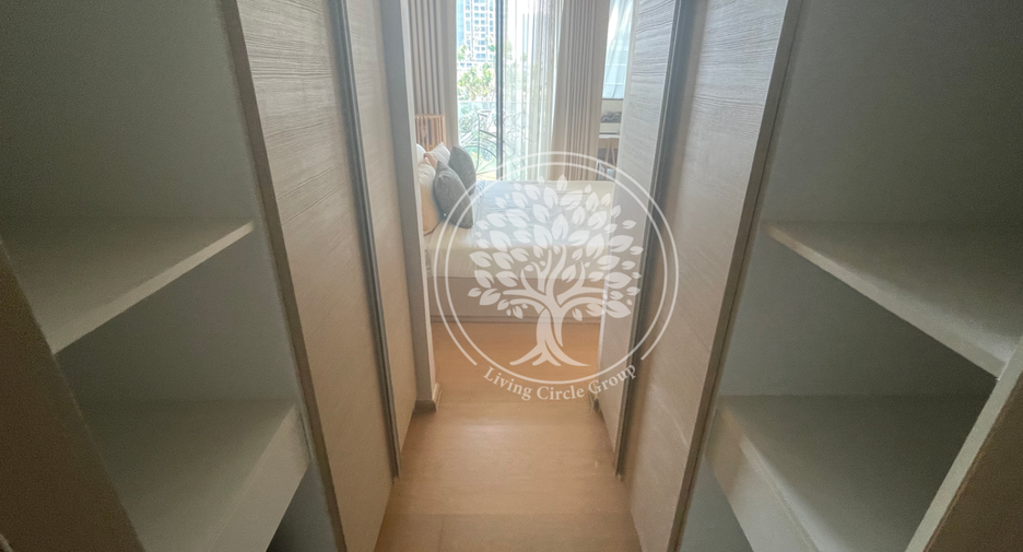 For sale 3 bedrooms condo in Khlong Toei, Bangkok