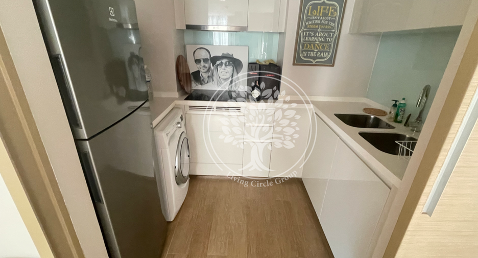 For sale 3 bedrooms condo in Khlong Toei, Bangkok