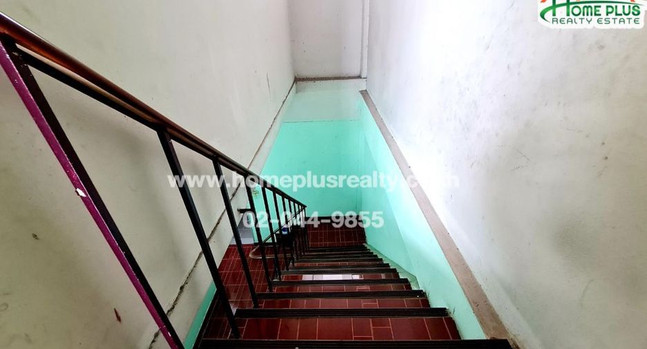 For sale 4 bedrooms retail Space in Lat Krabang, Bangkok
