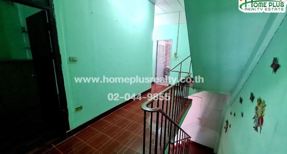 For sale 4 bedrooms retail Space in Lat Krabang, Bangkok