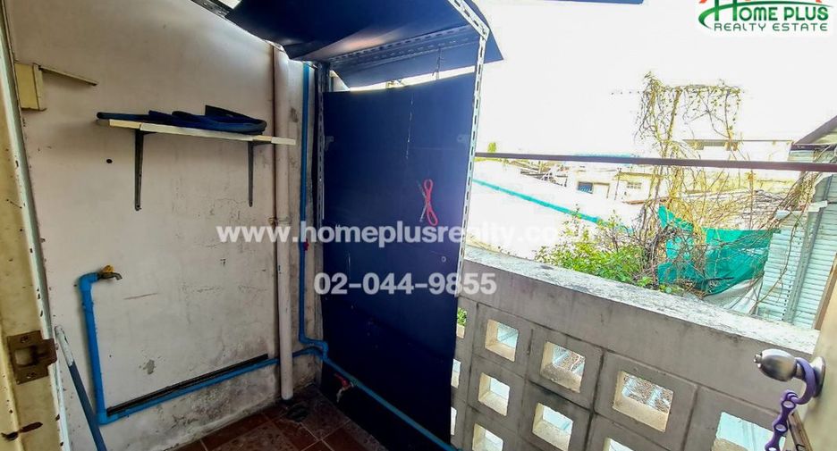 For sale 4 bedrooms retail Space in Lat Krabang, Bangkok
