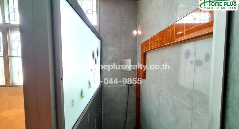For sale 4 bedrooms retail Space in Lat Krabang, Bangkok