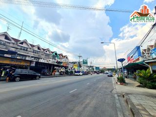 For sale 4 bedrooms retail Space in Lat Krabang, Bangkok