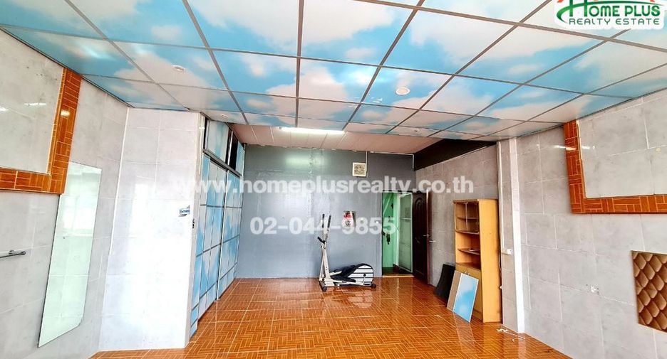 For sale 4 bedrooms retail Space in Lat Krabang, Bangkok