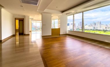 For rent 3 bedrooms condo in Pathum Wan, Bangkok