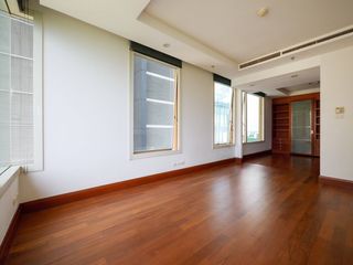 For rent 3 Beds condo in Pathum Wan, Bangkok