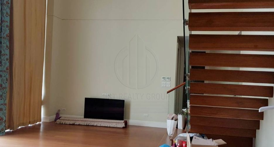 Wohnung zur Miete mit 3 Zimmer in Khlong Toei, Bangkok