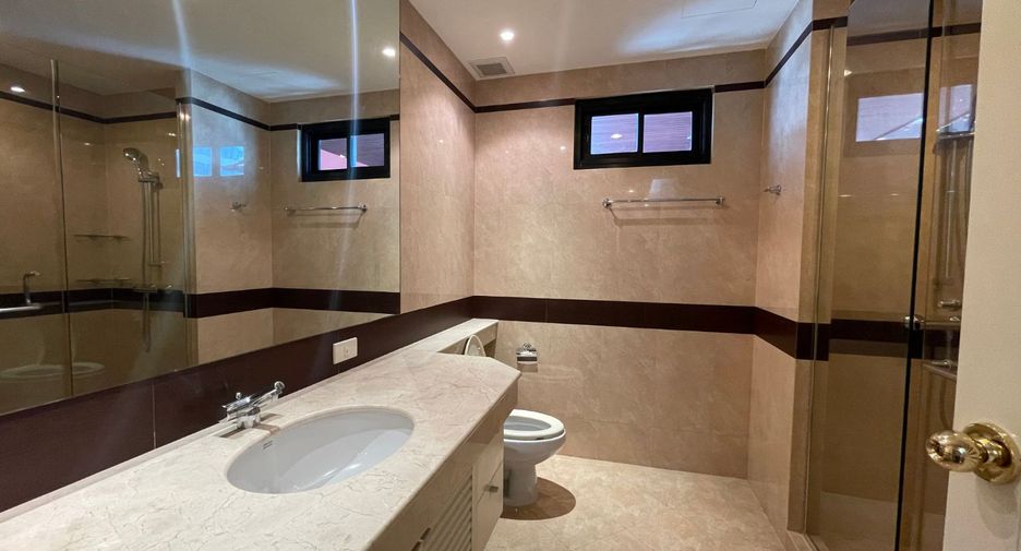 For rent and for sale 3 bedrooms condo in Yan Nawa, Bangkok