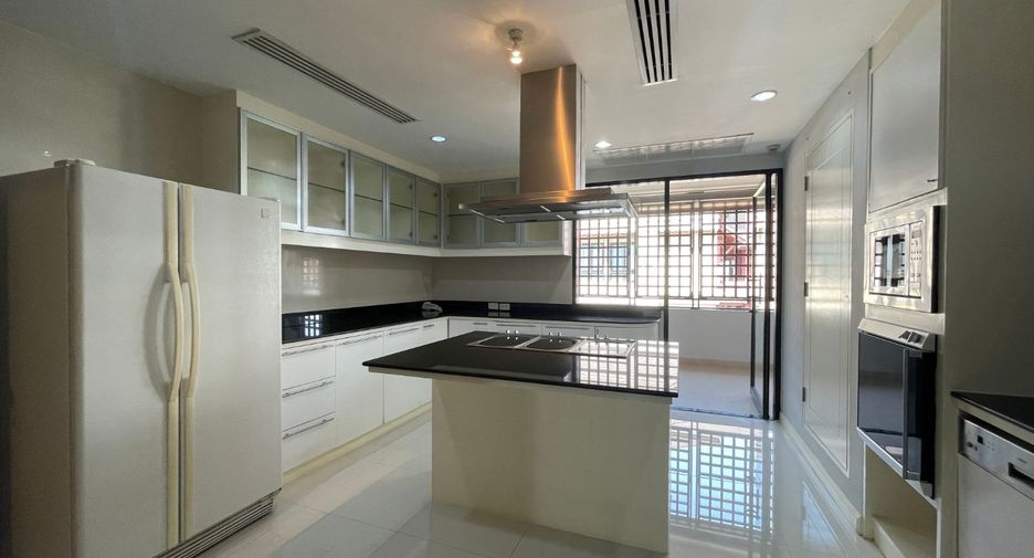 For rent and for sale 3 bedrooms condo in Yan Nawa, Bangkok