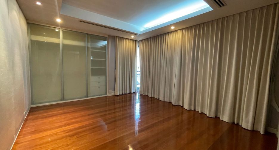 For rent and for sale 3 bedrooms condo in Yan Nawa, Bangkok