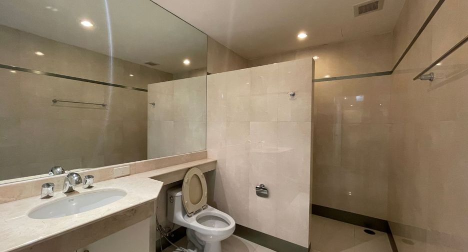 For rent and for sale 3 bedrooms condo in Yan Nawa, Bangkok