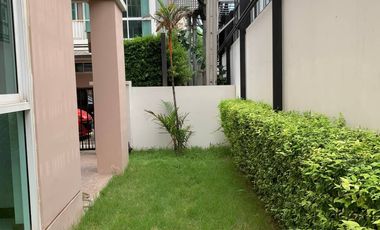For rent そして for sale 3 ベッドルーム townhouse in Yan Nawa, Bangkok